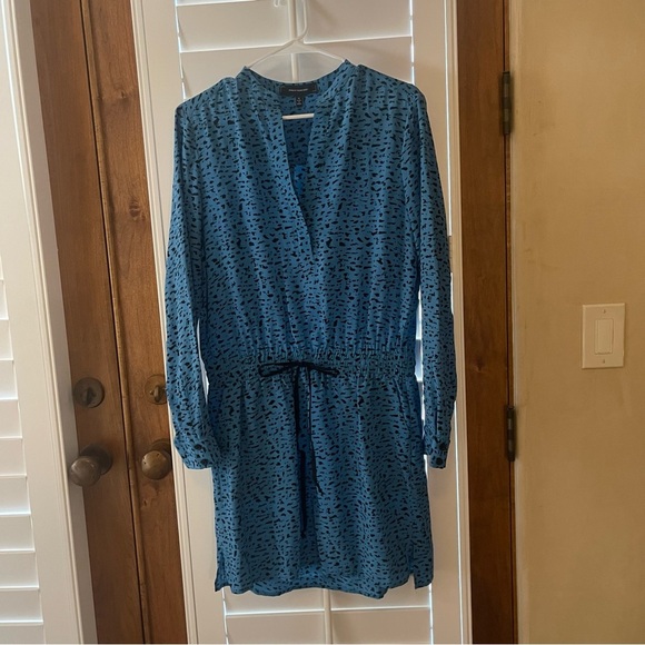 Robert Rodriguez Blue Mini Dress with Long Sleeve Cuffed Sleeves and V-Neck - Picture 3 of 11